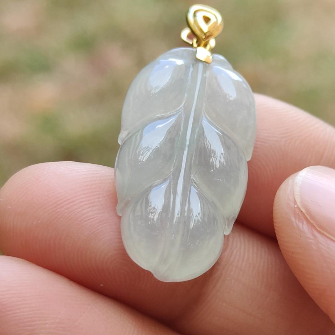 High Quality Icy Light Green Hue Natural Type A Jadeite Jade crafted as Leaf with 18k Gold Clasp, certificate weigh 3.85 grams, measurement 27.2 * 14.9 * 4.8 mm (18kp35) Yi Pin Qian