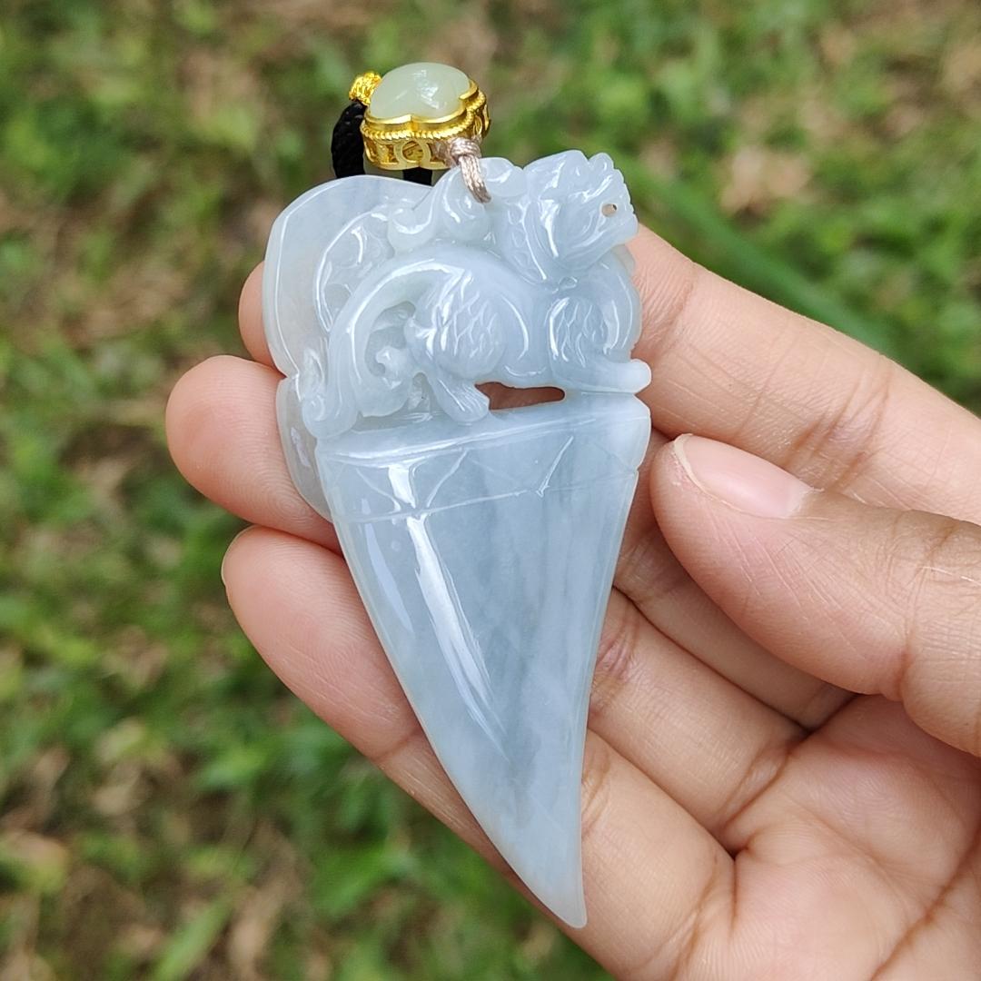 Bluish Light Lavender Natural Type A Jadeite Pendant crafted as Dragon Teeth with Pixiu and Ruyi, the symbols of Wealth and good luck, certificate weighs 27.63 grams, 67.3 * 33.2 * 7.8 mm, very suitable for daily wear (pendant58) Yi Pin Qian