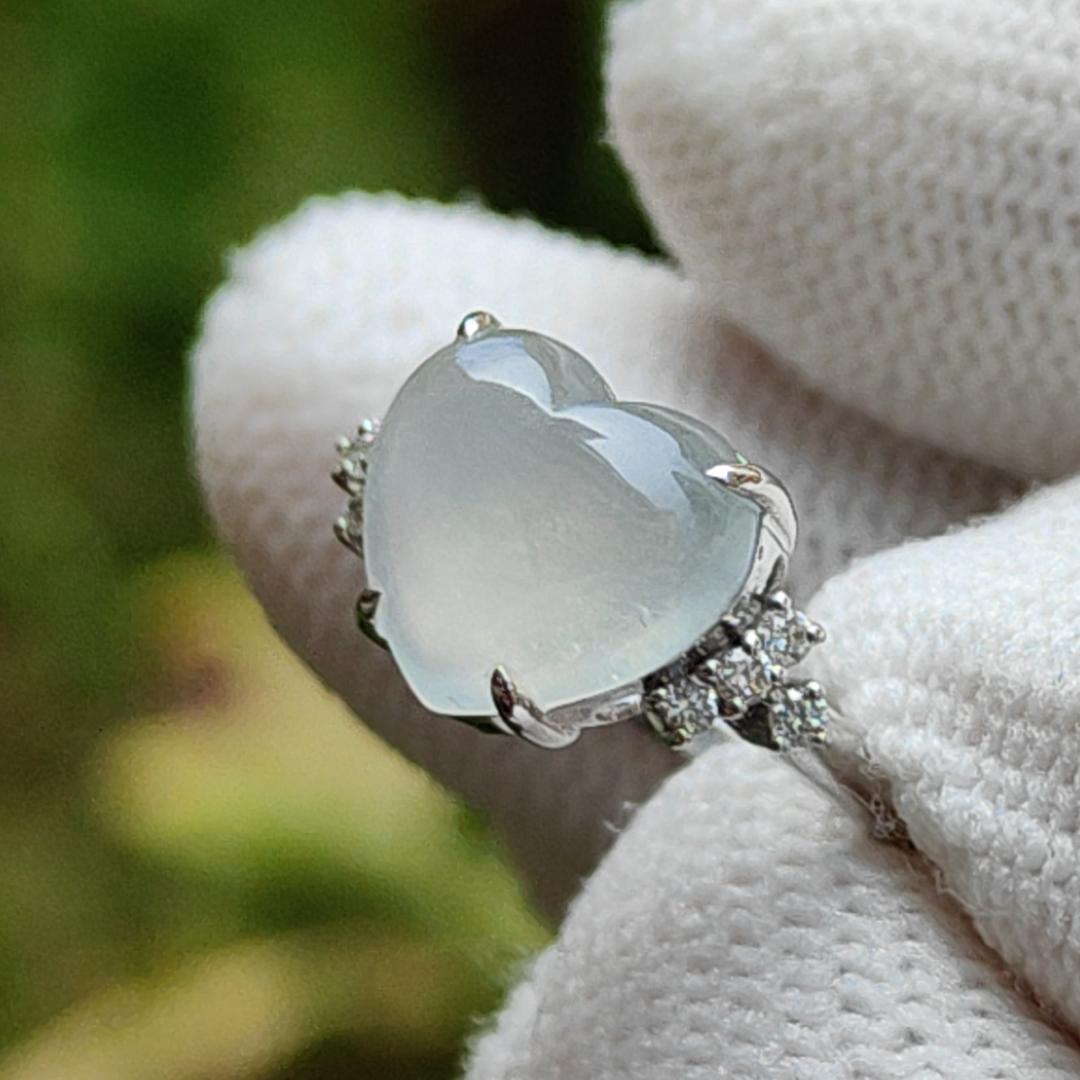 Mid Year Offer - Premium Icy Translucent Natural Type A Jadeite Jade Cabochon 8.5 * 9.8 * 3.2 mm crafted with shape of Heart set on 18k gold as Ring, certificate weighs 1.83 grams (18kring27) Yi Pin Qian