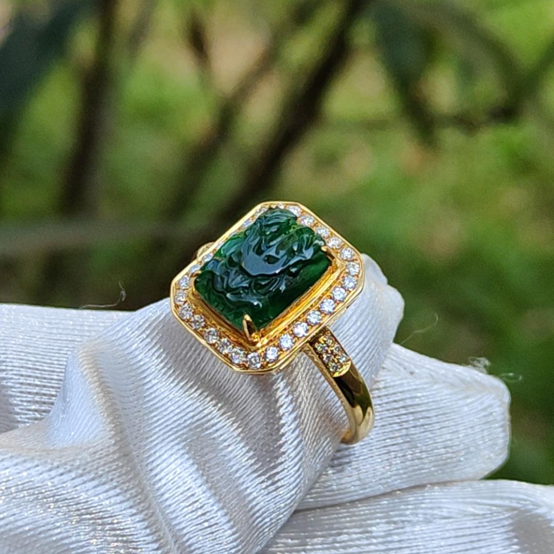 Old Pit Rare Green Natural Type A Jadeite G18k Setting Gold Ring with Dia crafted as Dragon with certificate total weigh 2.99 grams, Internal Finger Ring Size 17.6 mm (18kring6) Yi Pin Qian