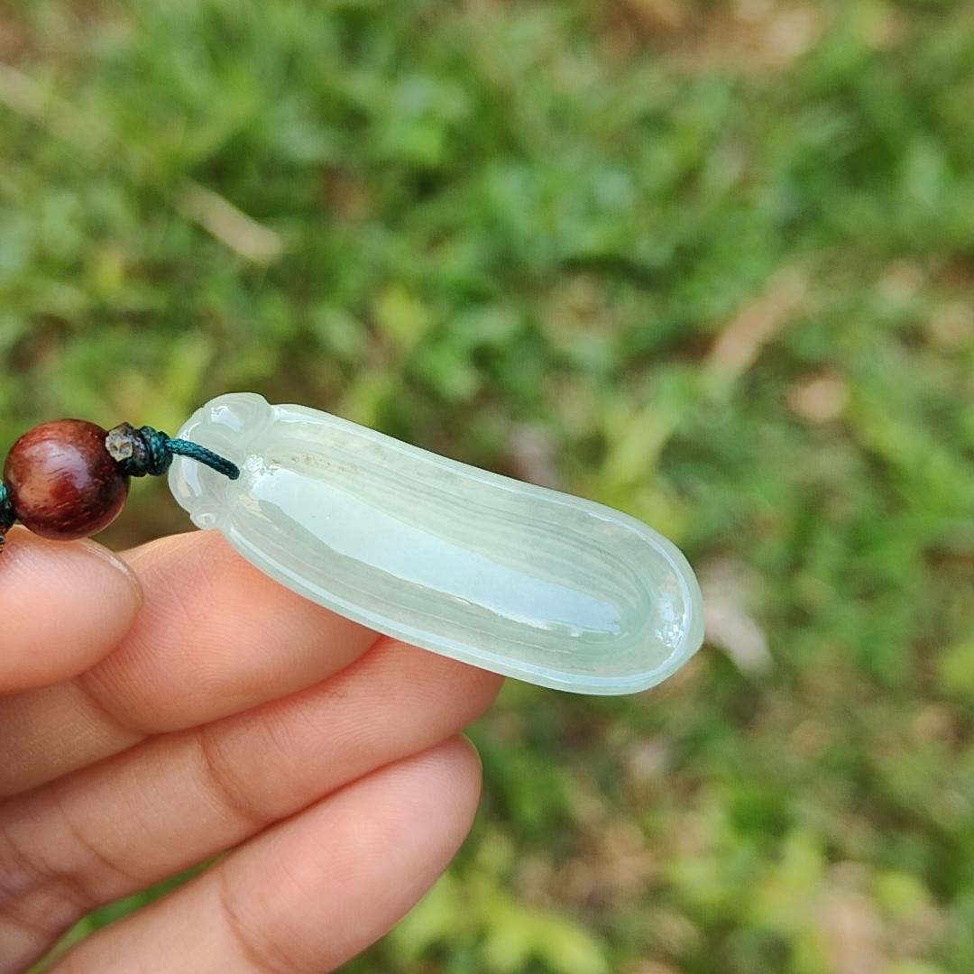 Light Green Natural Type A Jadeite Pendant Necklace crafted as Fuku Melon with certificate weigh 7.07 grams, 40.3 * 14.5 * 6.9 mm (pendant135) Yi Pin Qian