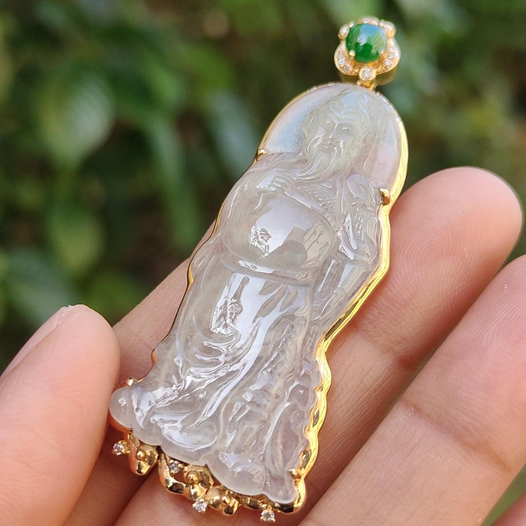 High Quality Light Green and Green Cabochon Icy Translucent Natural Type A Jadeite Jade crafted as Guan Gong set on 18k Gold as Pendant, certificate weighs 8.07 grams, measurement 57.2 * 22.7 * 5.8 mm (18kp46) Yi Pin Qian