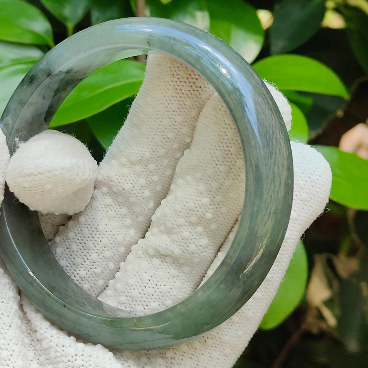 🌀 Natural Type A Jadeite Jade Peace Bangle 🌱 | Zi Wei Dou Shu-Aligned for Singapore’s Dynamic Lifestyles (Sku: bangle37)