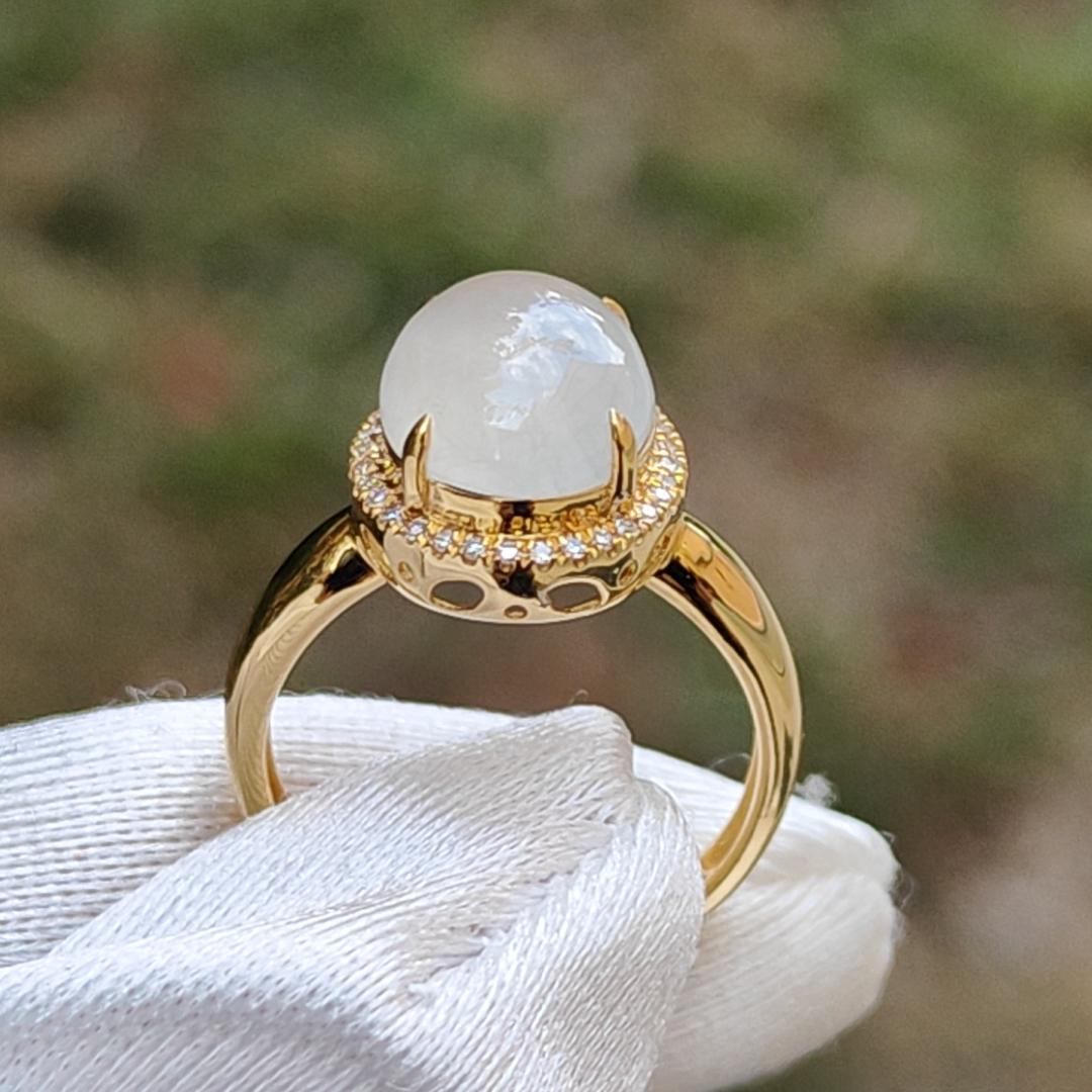 Icy Translucent Premium Quality Natural Type A Jadeite Jade crafted as Oval Cabochon set on 18k gold with diamonds as Ring with certificate weigh 2.54 grams, Finger Size 15mm, Measurement 9.9 * 8.2 * 4.5 mm (18kring22) Yi Pin Qian
