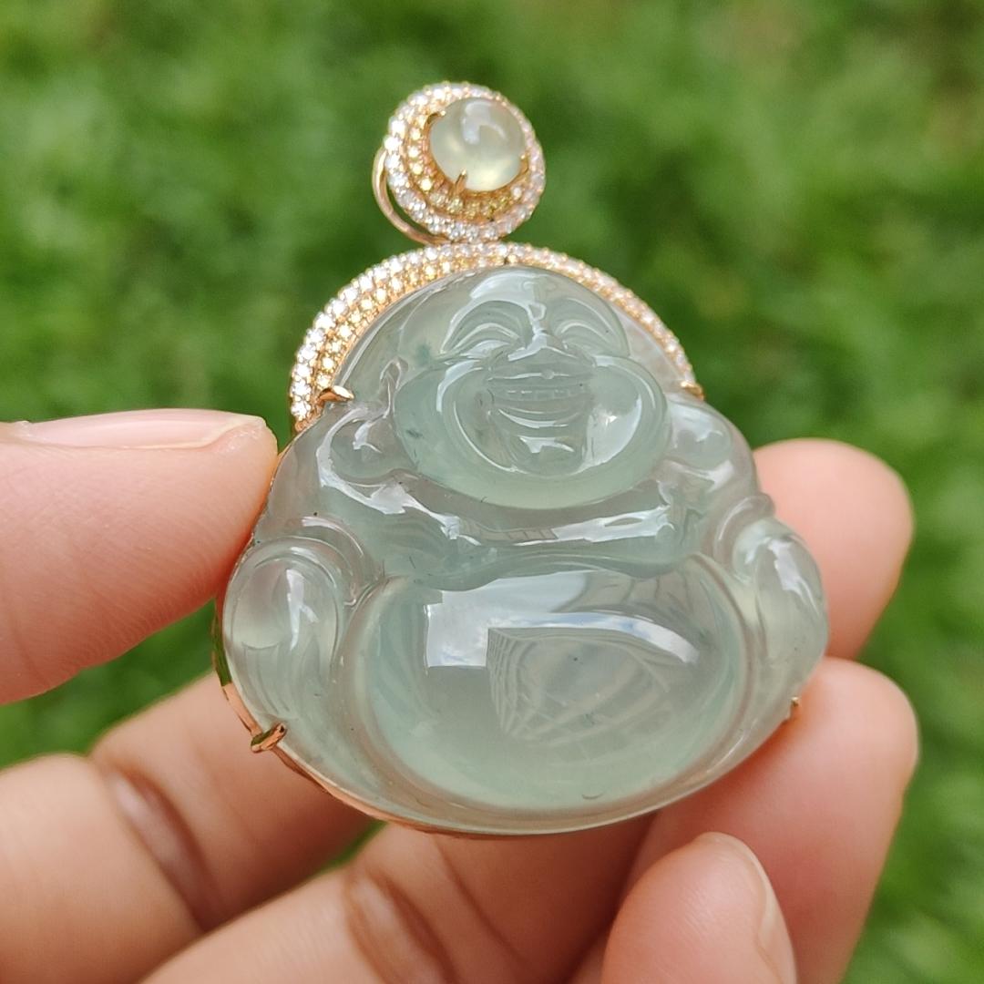 Icy Light Green Natural Type A Jadeite Jade Pendant crafted as Milo Buddha set on 18k gold with 1 icy cabochon and diamonds, certificate included weigh 13.8 grams, measurement 41.9 * 33.1 * 11.6 mm (18kp15) Yi Pin Qian