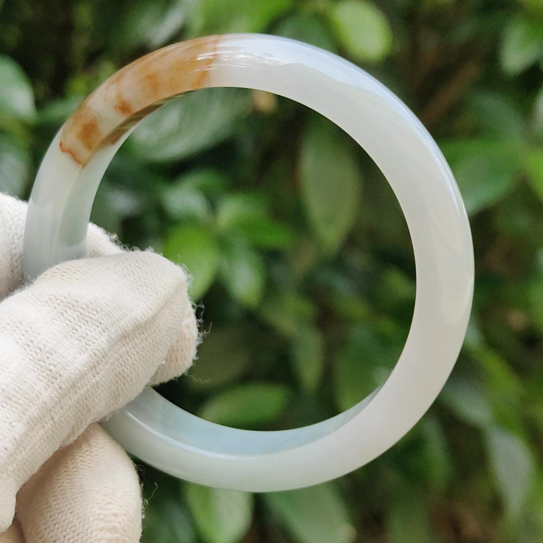 Premium Rare Quality Light Lavender and Light Green Hue with Brown patches Natural Type A Jadeite Jade crafted as Peace Bangle with certificate weighs 51.68 grams, measurement 13.2 * 7.3 * 54.8mm (bangle7) Yi Pin Qian