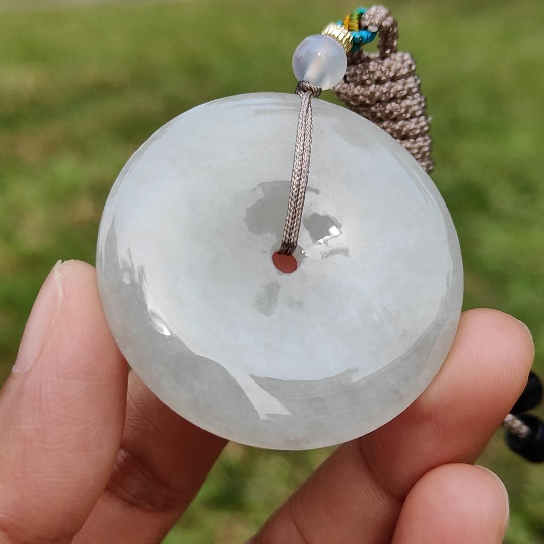 Limited Time Offer - Natural Type A Jadeite Jade Crafted as the shape of Donut as pendant with certificate weigh 24.58 grams, measurement 41.2 * 6.3 mm (pendant211) Yi Pin Qian