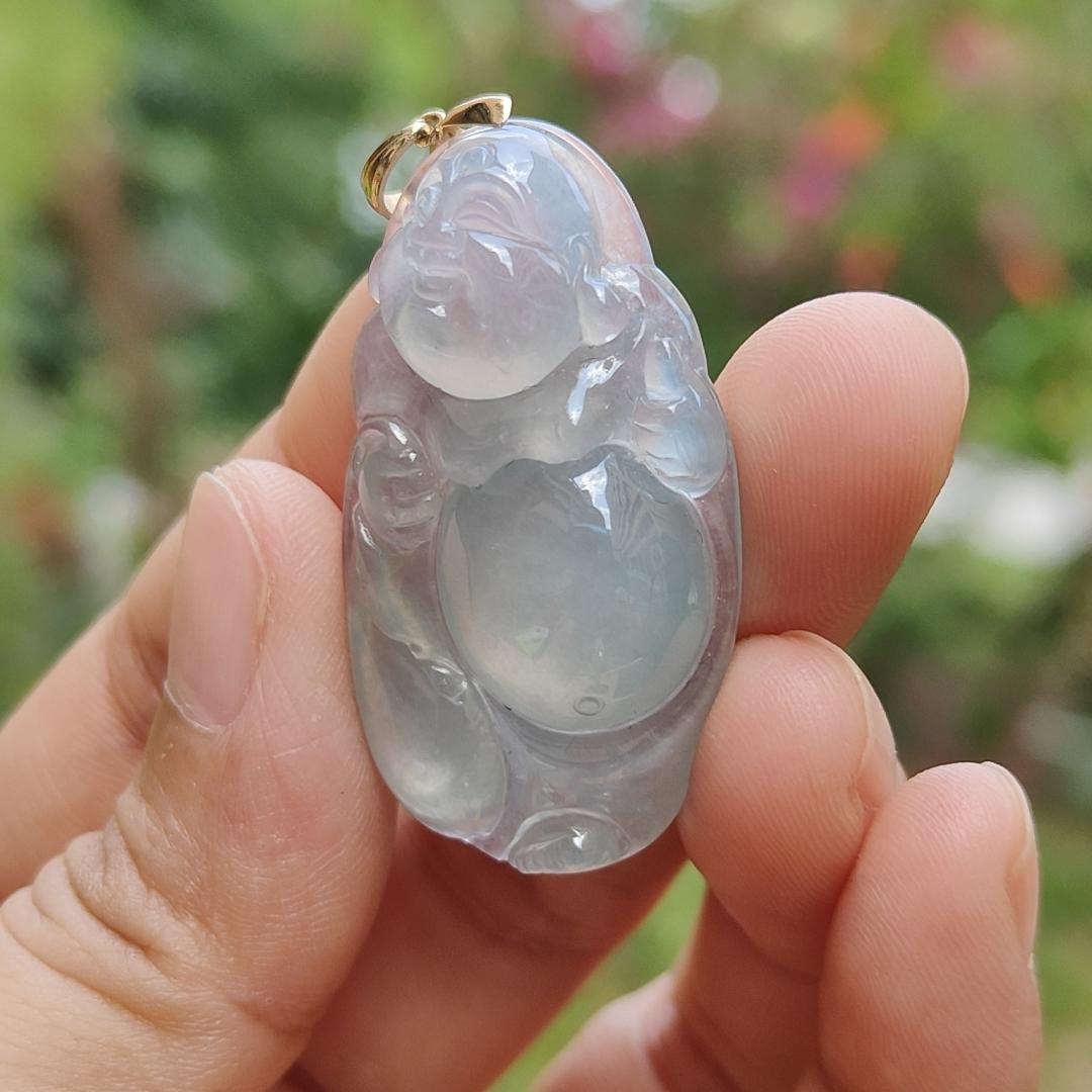 Old Mine Natural Type A Jadeite with NGI Gemstone report - A Highly Translucent Icy Variety Pendant weight 9.99 grams, 38.8 * 21.72 * 8.16 mm , plus 18k gold clasp, Very fine grain crystal aggregate and very good translucency Myanmar Jadeite (18kp5) Yi Pin Qian