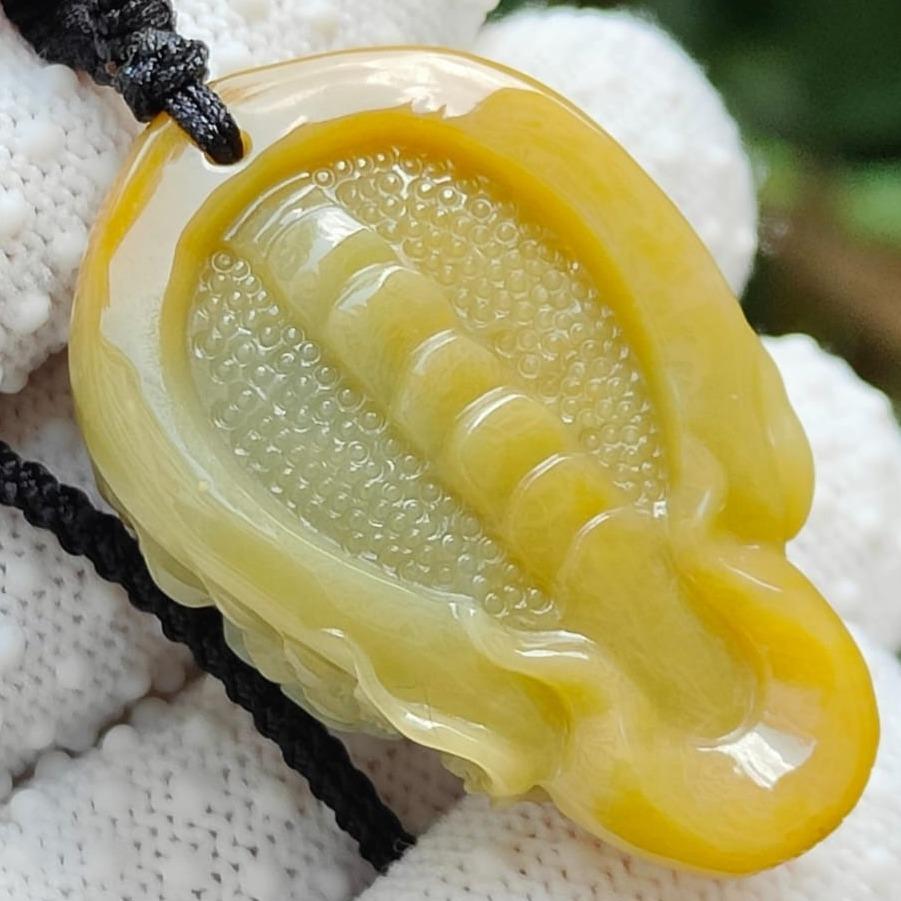 Earth & Wood Energy Jadeite Dragon Pendant – Harmonize Your Chi (Sku: pendant421) Yi Pin Qian Jadeites Jade Jewelry ~Your Precious Quintessential ~ Singapore