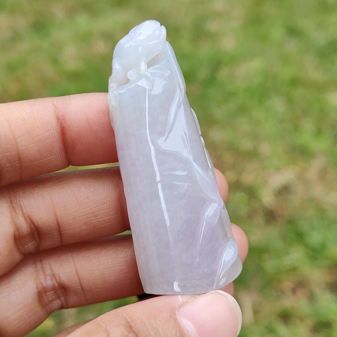 Lavender and Green Natural Type A Jadeite Jade crafted as Bamboo with lizard as a Pendant with certificate weigh 27.29 grams, measurement 54 * 22.3 * 11.8 mm (pendant198) Yi Pin Qian