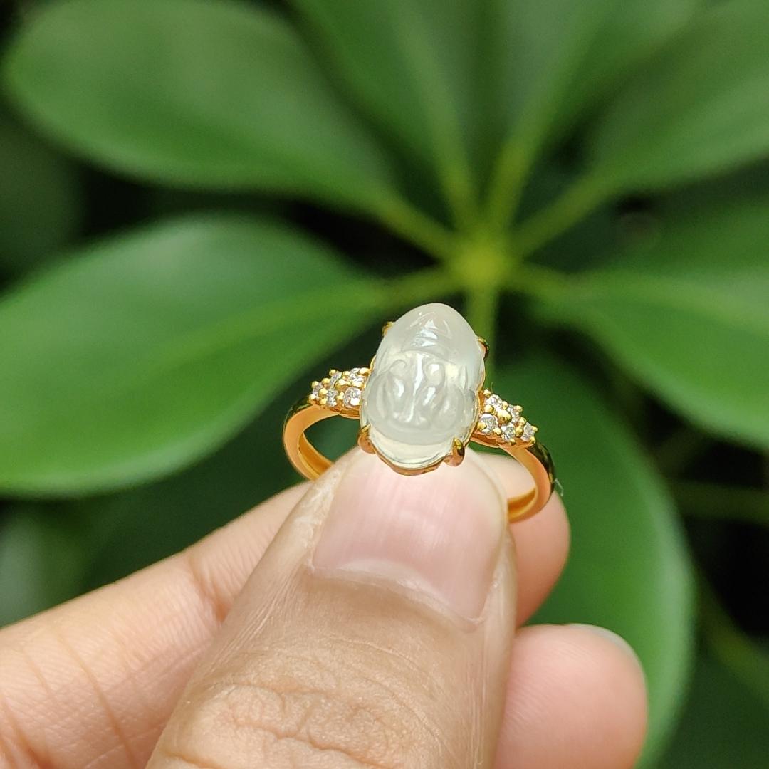 New Arrival in Singapore, High Quality Translucent Natural Type A Jadeite Jade crafted as pixiu on 18k gold as Ring, certificate weighs 1.74 grams, measurement 9.6 * 6.7 * 5.8 mm (18kring32) Yi Pin Qian Jadeites Jade Jewelry ~Your Precious Quintessential ~ Singapore