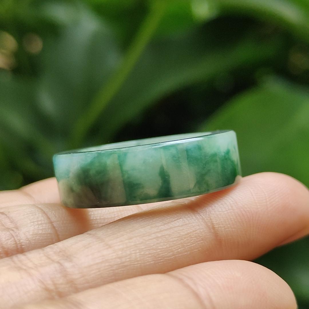 Spicy Green with Green Hue High Quality Natural Type A Jadeite Jade crafted as Ring, finger size 19mm, QIC labs approved certificate weighs 7.88 grams, measurement 7.8 * 4.5 mm (ring10) Yi Pin Qian