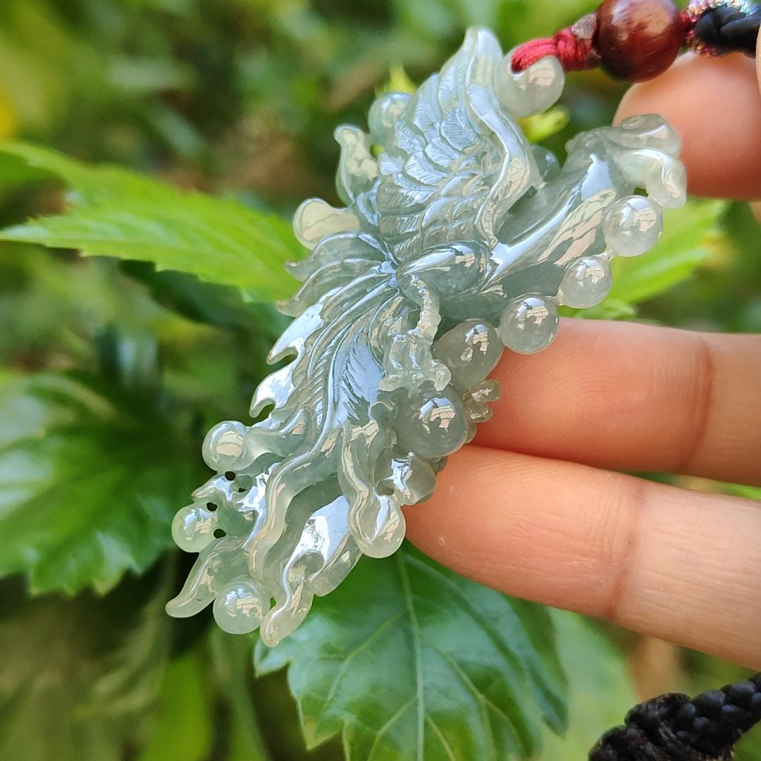 Green Pheonix Natural Type A Jadeite Pendant with certificate weighs 21.83 grams, 58 * 33.9 * 12.1 mm, meaning Endless, brave and strong, not forgetting also represent good luck, suitable for daily wear (pendant87) Yi Pin Qian