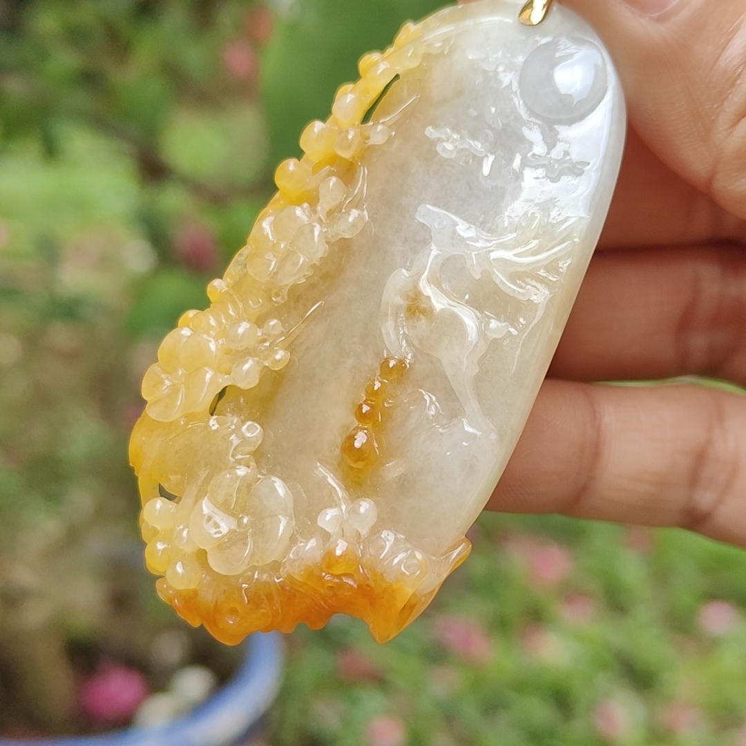 Very Rare Orange Yellow Natural Type A Jadeite Jade crafted with Deer added with 18k Gold Clasp as Pendant, certificate weighs 33.26 grams, measurement 64.8 * 35.2 * 8.5 mm (18kp48) Yi Pin Qian