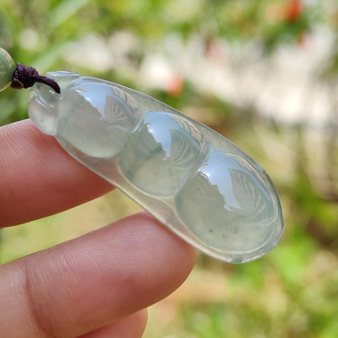 Premium Icy Translucent Green Hue Natural Type A Jadeite Jade crafted with French Beans as Pendant, symbols of Beauty, harmony, harvest and happiness, certificate weigh 7.44 grams, measurement 41.3 * 16.2 * 6.9 mm (pendant219) Yi Pin Qian
