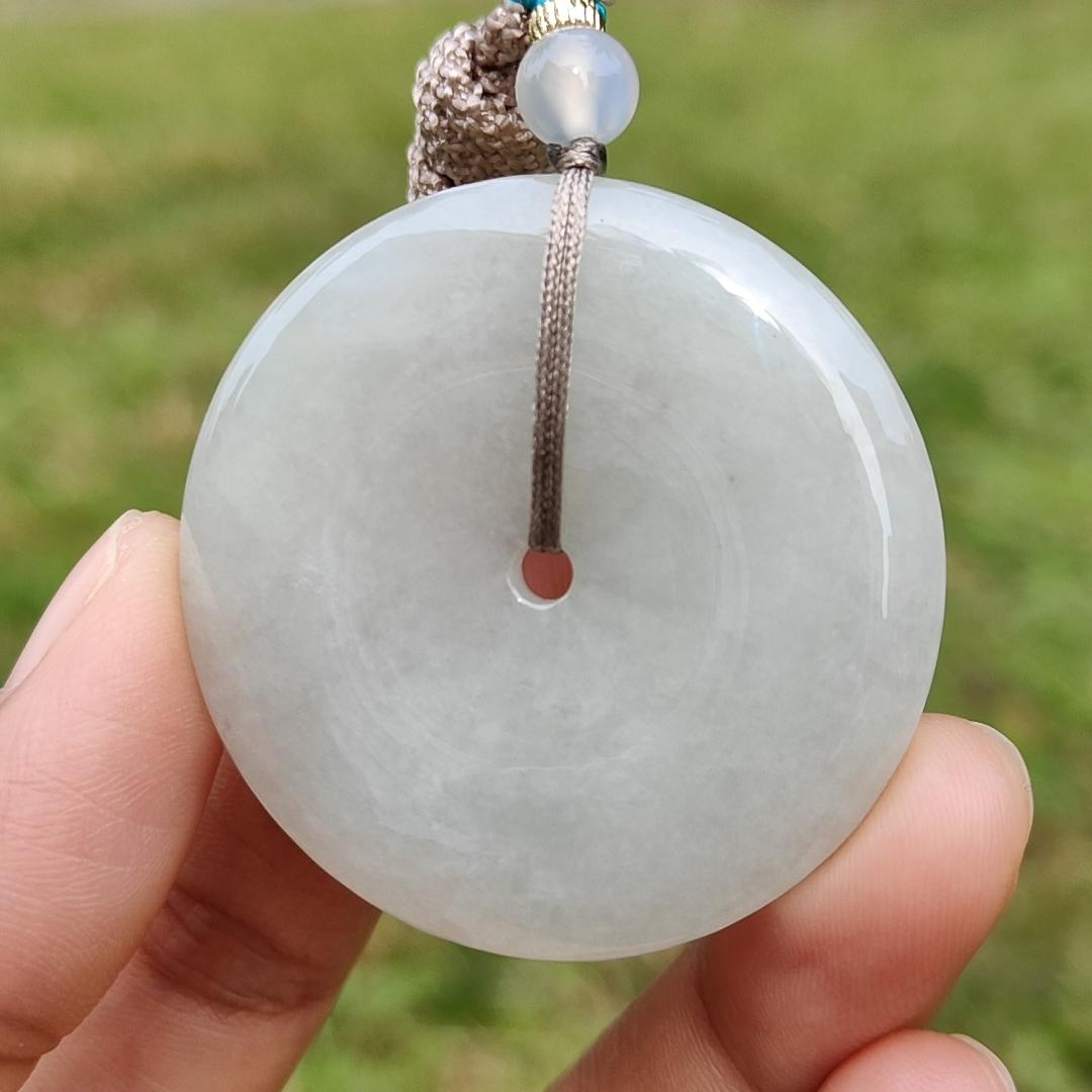 Limited Time Offer - Natural Type A Jadeite Jade Crafted as the shape of Donut as pendant with certificate weigh 24.58 grams, measurement 41.2 * 6.3 mm (pendant211) Yi Pin Qian