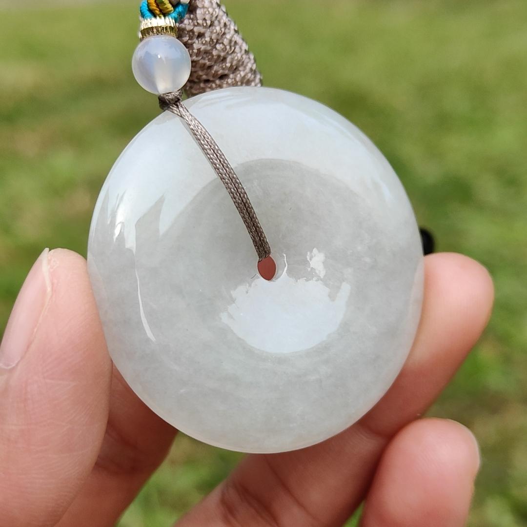 Limited Time Offer - Natural Type A Jadeite Jade Crafted as the shape of Donut as pendant with certificate weigh 24.58 grams, measurement 41.2 * 6.3 mm (pendant211) Yi Pin Qian
