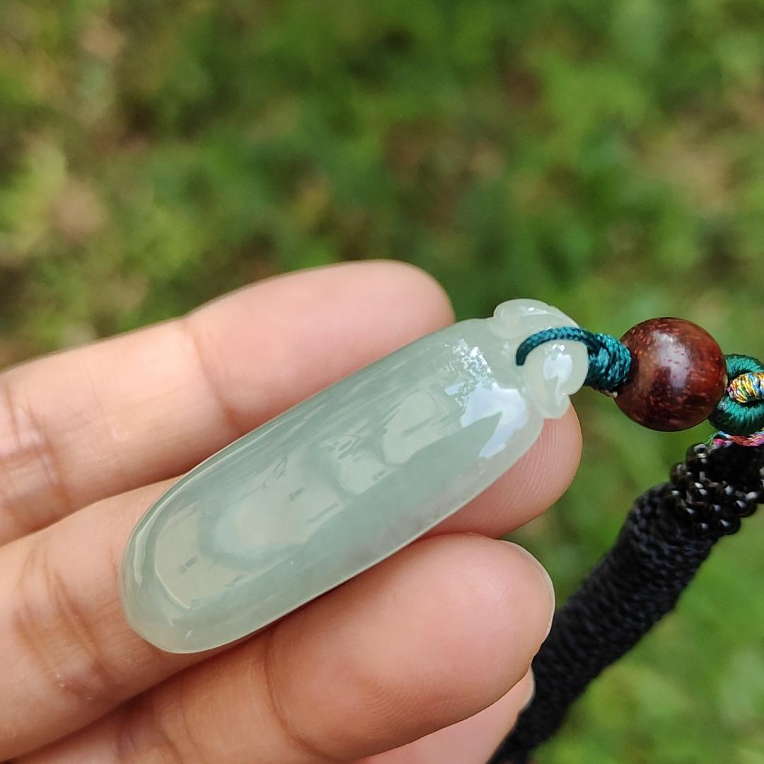 Light Green Natural Type A Jadeite Pendant Necklace crafted as Fuku Melon with certificate weigh 7.07 grams, 40.3 * 14.5 * 6.9 mm (pendant135) Yi Pin Qian