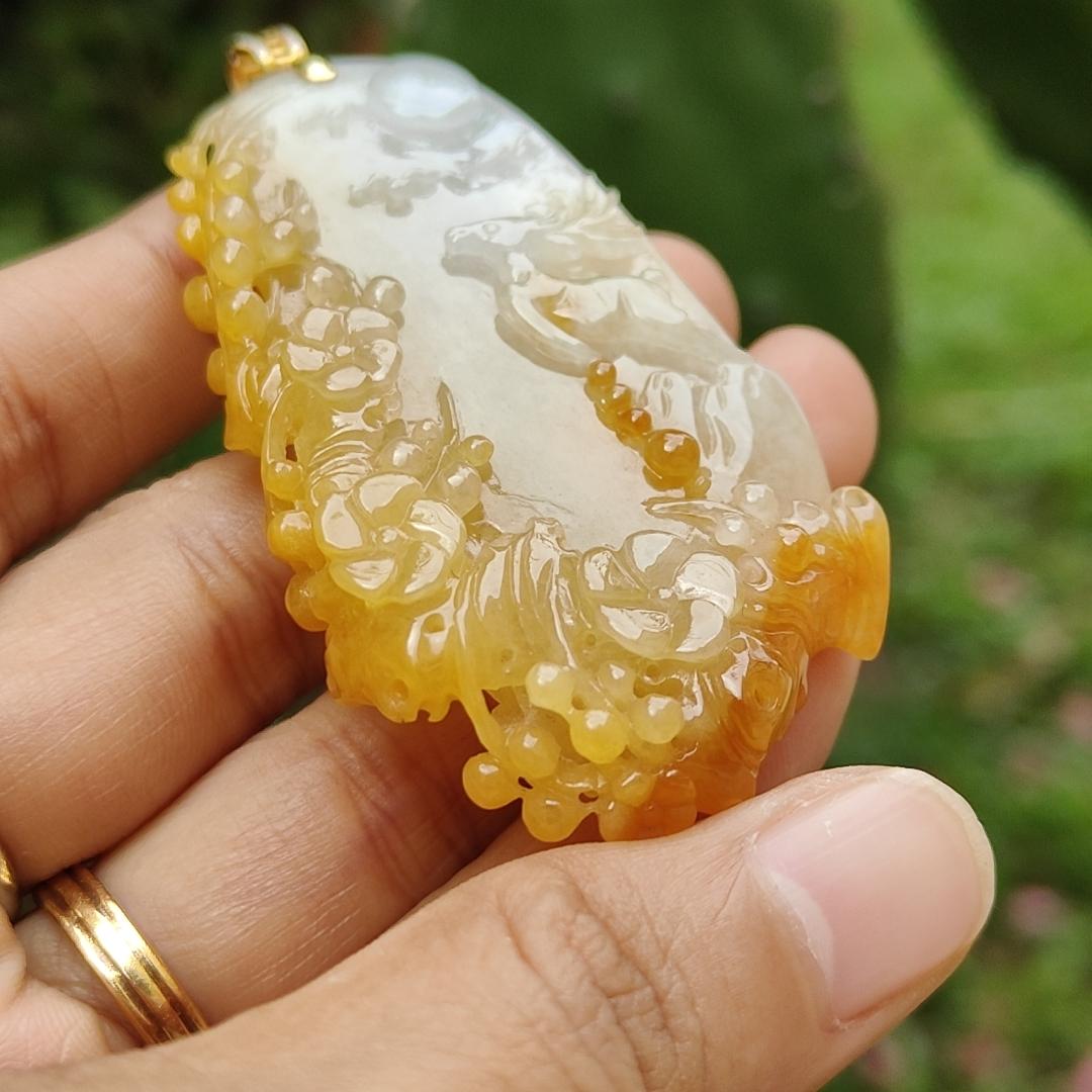 Very Rare Orange Yellow Natural Type A Jadeite Jade crafted with Deer added with 18k Gold Clasp as Pendant, certificate weighs 33.26 grams, measurement 64.8 * 35.2 * 8.5 mm (18kp48) Yi Pin Qian
