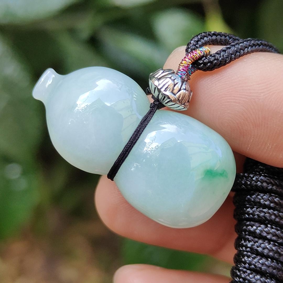 Light Green Natural Type A Jadeite Jade crafted with shape of Gourd as Pendant, certificate weighs 8.42 grams, measurement 32.9 * 16 * 8.4 mm(pendant252) Yi Pin Qian