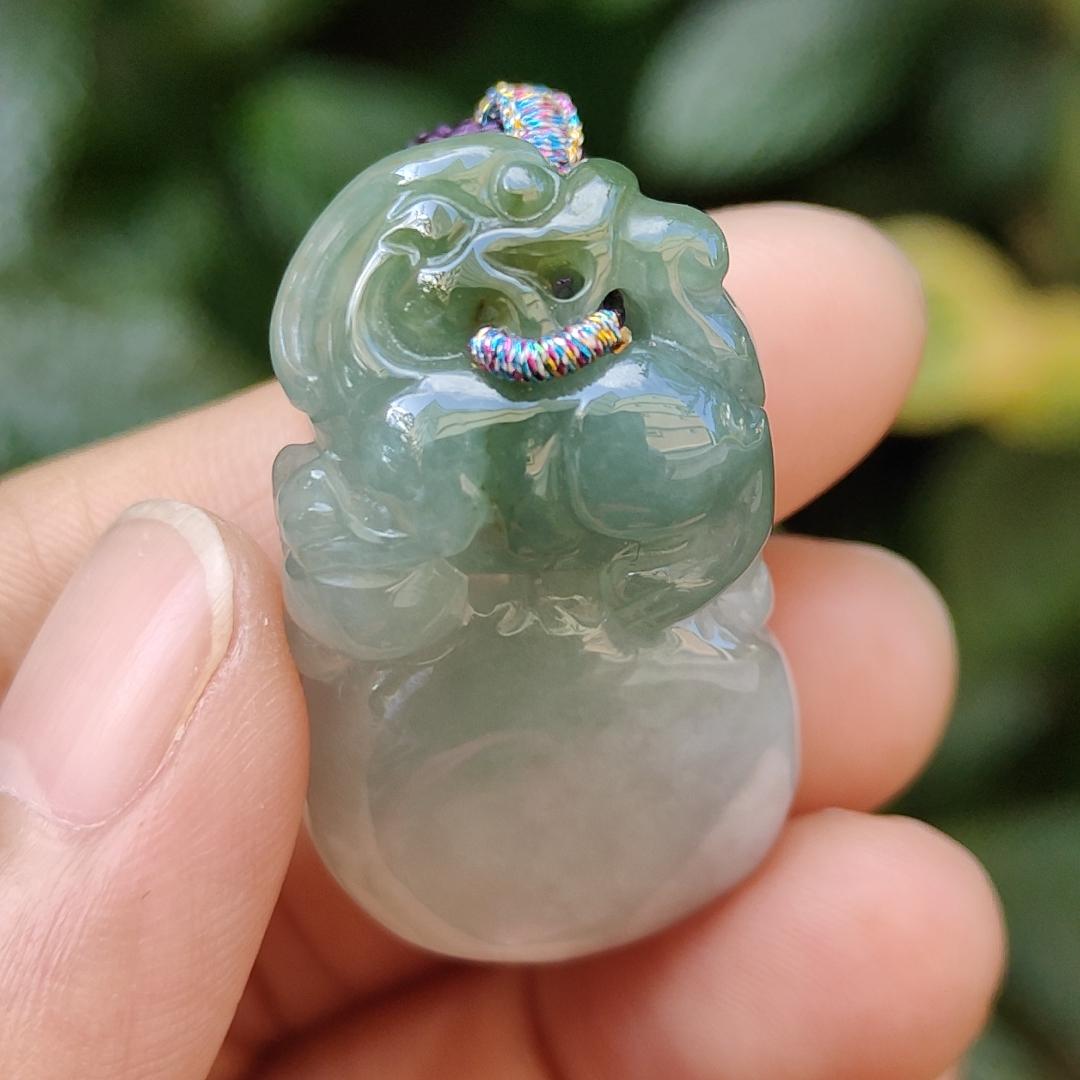 Light Green Natural Type A Jadeite Jade crafted with Lion as Pendant certificate weighs 14.94 grams, measurement 36.6 * 20.5 * 10.8 mm (pendant249) Yi Pin Qian