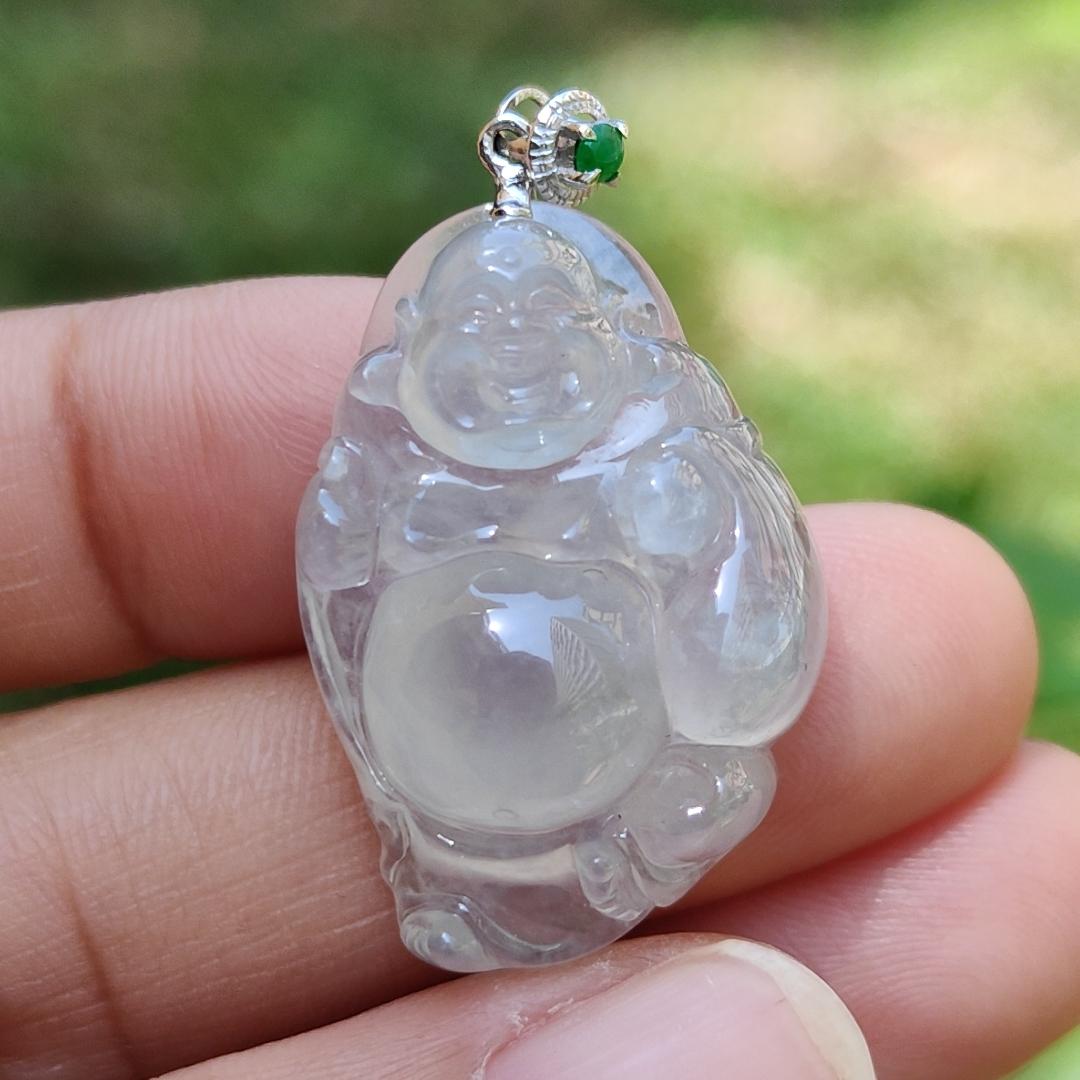 High Translucent Icy Natural Type A Jadeite Jade with 1 green cabochon and 18k gold clasp, certificate weigh 7.65 grams, measurement 28.1 * 19 * 8.8 mm (18kp18) Yi Pin Qian