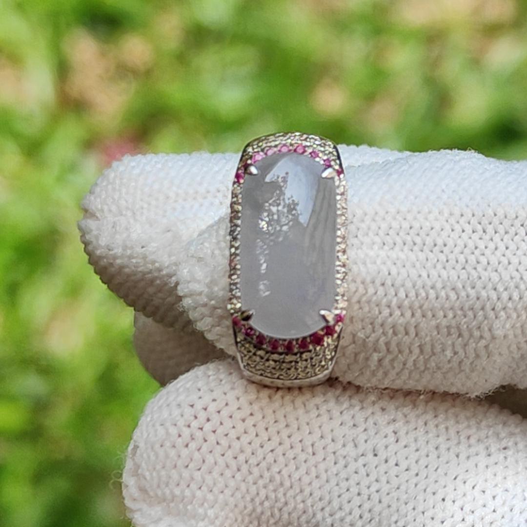 Premium Quality Light Lavender Natural Type A Jadeite Jade crafted as Cabochon 12.8 * 6.7 * 2.8mm, set on 18k Gold with Ruby and Diamonds as Ring, Finger Size 15.5 mm, certificate weigh 3.22 grams (18kring23) Yi Pin Qian
