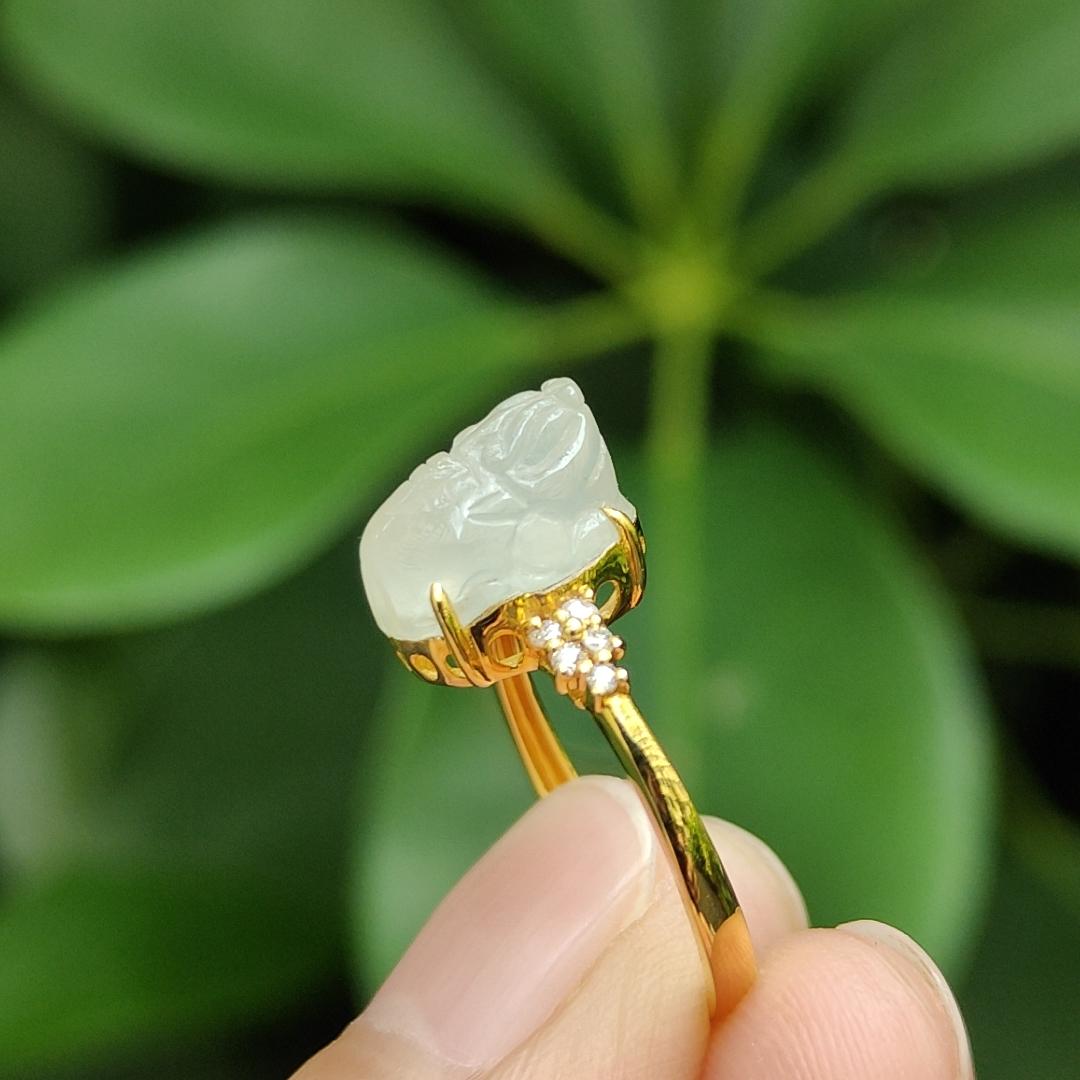 New Arrival in Singapore, High Quality Translucent Natural Type A Jadeite Jade crafted as pixiu on 18k gold as Ring, certificate weighs 1.74 grams, measurement 9.6 * 6.7 * 5.8 mm (18kring32) Yi Pin Qian Jadeites Jade Jewelry ~Your Precious Quintessential ~ Singapore