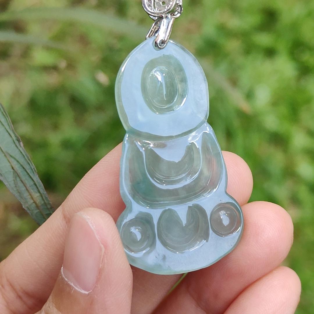 Premium Icy Good Translucency Green Hue Natural Type A Jadeite Pendant Necklace crafted as Buddha with certificate weigh 8.65 grams, 42.5 * 23.8 * 5.8 mm, collectible jadeite suitable for daily wear Yi Pin Qian