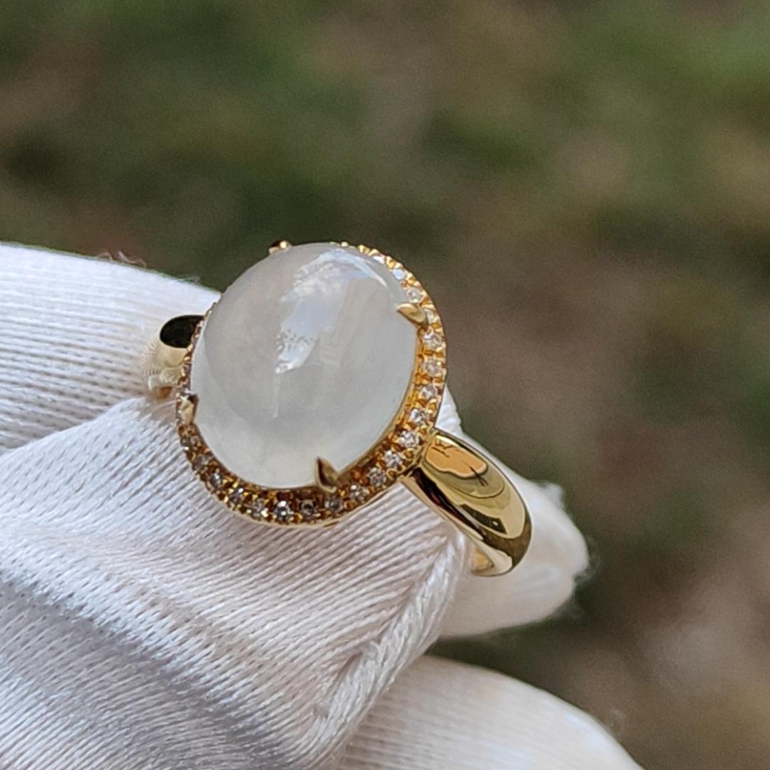 Icy Translucent Premium Quality Natural Type A Jadeite Jade crafted as Oval Cabochon set on 18k gold with diamonds as Ring with certificate weigh 2.54 grams, Finger Size 15mm, Measurement 9.9 * 8.2 * 4.5 mm (18kring22) Yi Pin Qian