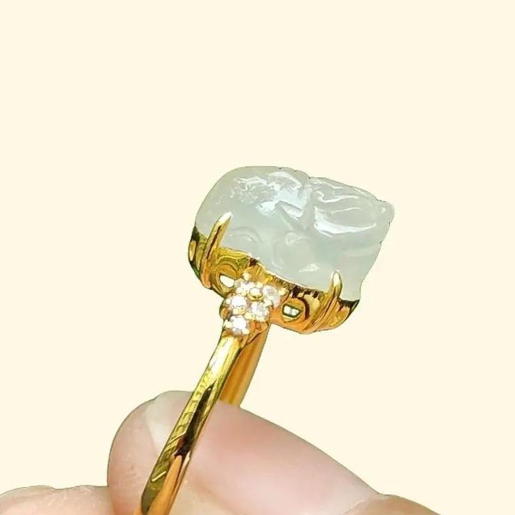 New Arrival in Singapore, High Quality Translucent Natural Type A Jadeite Jade crafted as pixiu on 18k gold as Ring, certificate weighs 1.74 grams, measurement 9.6 * 6.7 * 5.8 mm (18kring32) Yi Pin Qian Jadeites Jade Jewelry ~Your Precious Quintessential ~ Singapore