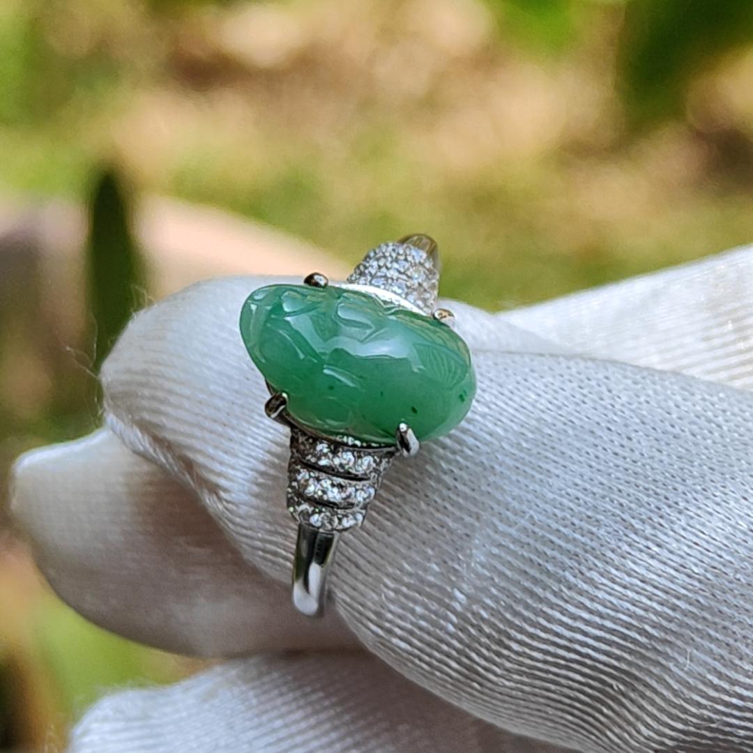 Green Natural Type A Jadeite Jade crafted with Pixiu set on adjustable S925 as a Ring with certificate weigh 2.6 grams, measurement 12.2 * 7 * 4.9 (s925ring9) Yi Pin Qian