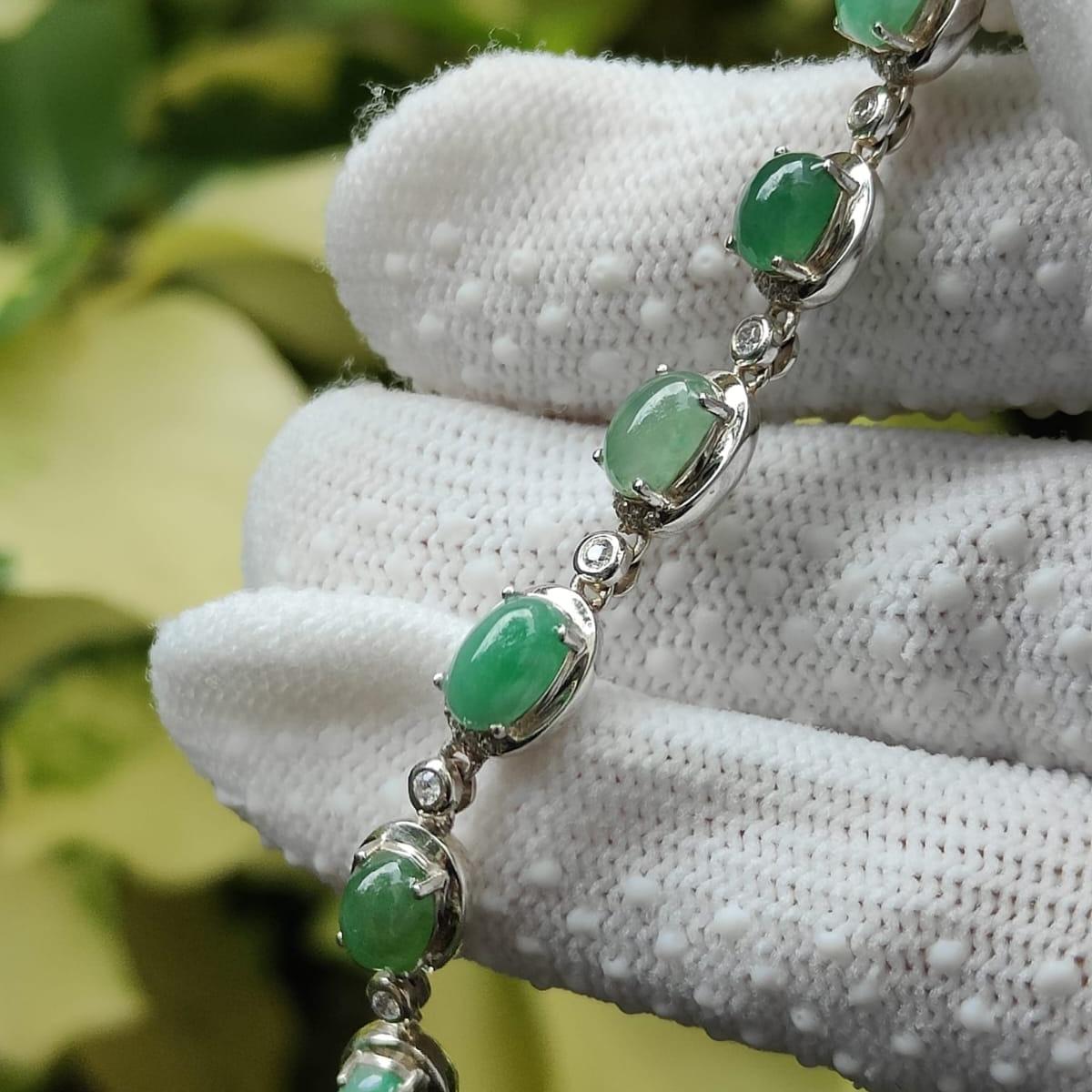 Verdant Harmony Jadeite Cabochon Bracelet – Light Green with Green Hues, S925 Setting (Sku: s925b11)
