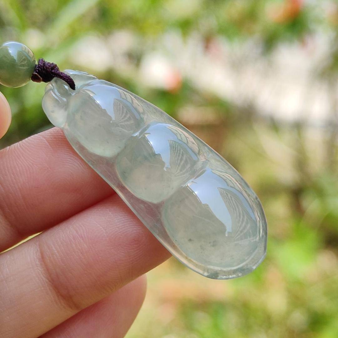 Premium Icy Translucent Green Hue Natural Type A Jadeite Jade crafted with French Beans as Pendant, symbols of Beauty, harmony, harvest and happiness, certificate weigh 7.44 grams, measurement 41.3 * 16.2 * 6.9 mm (pendant219) Yi Pin Qian