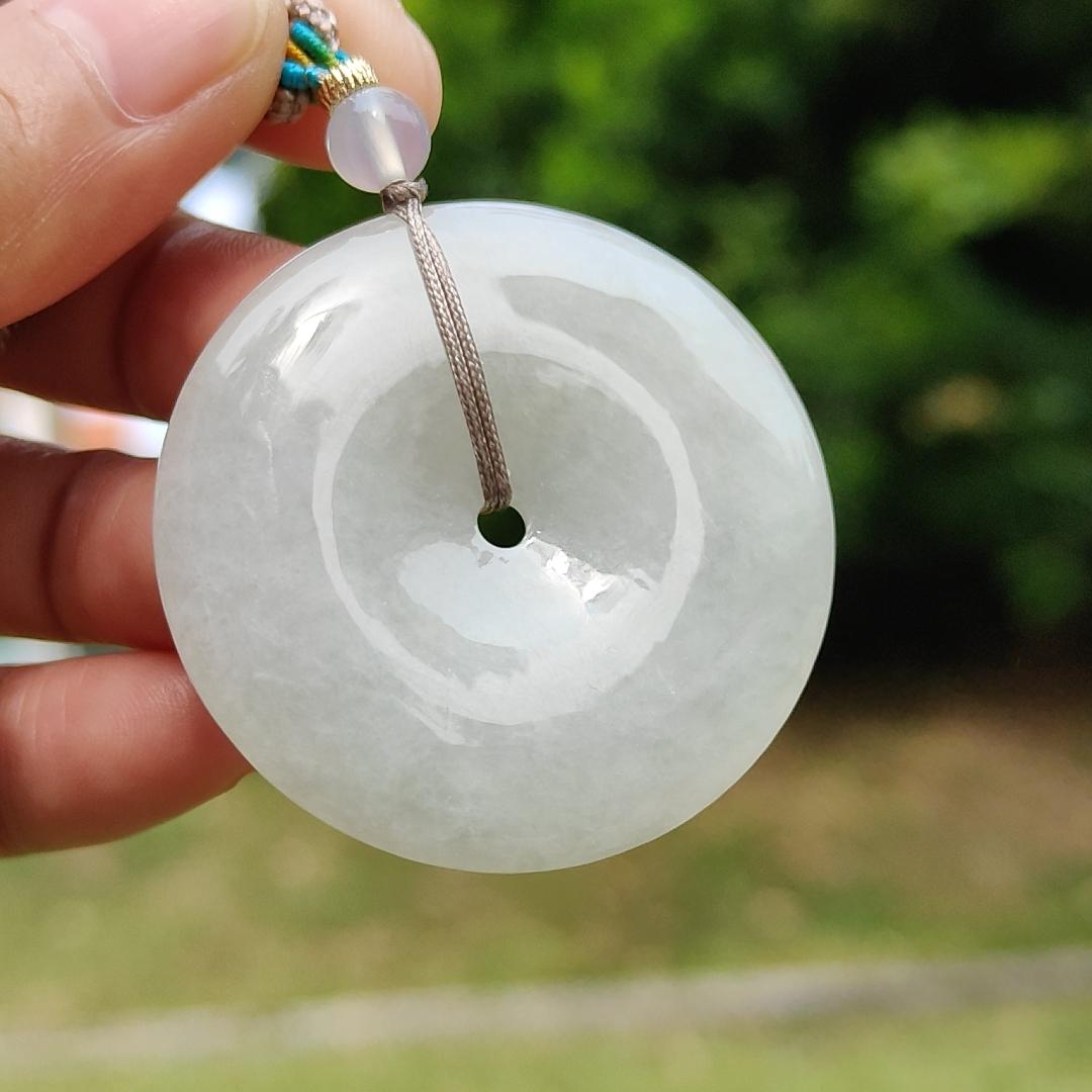 Limited Time Offer - Natural Type A Jadeite Jade Crafted as the shape of Donut as pendant with certificate weigh 24.58 grams, measurement 41.2 * 6.3 mm (pendant211) Yi Pin Qian
