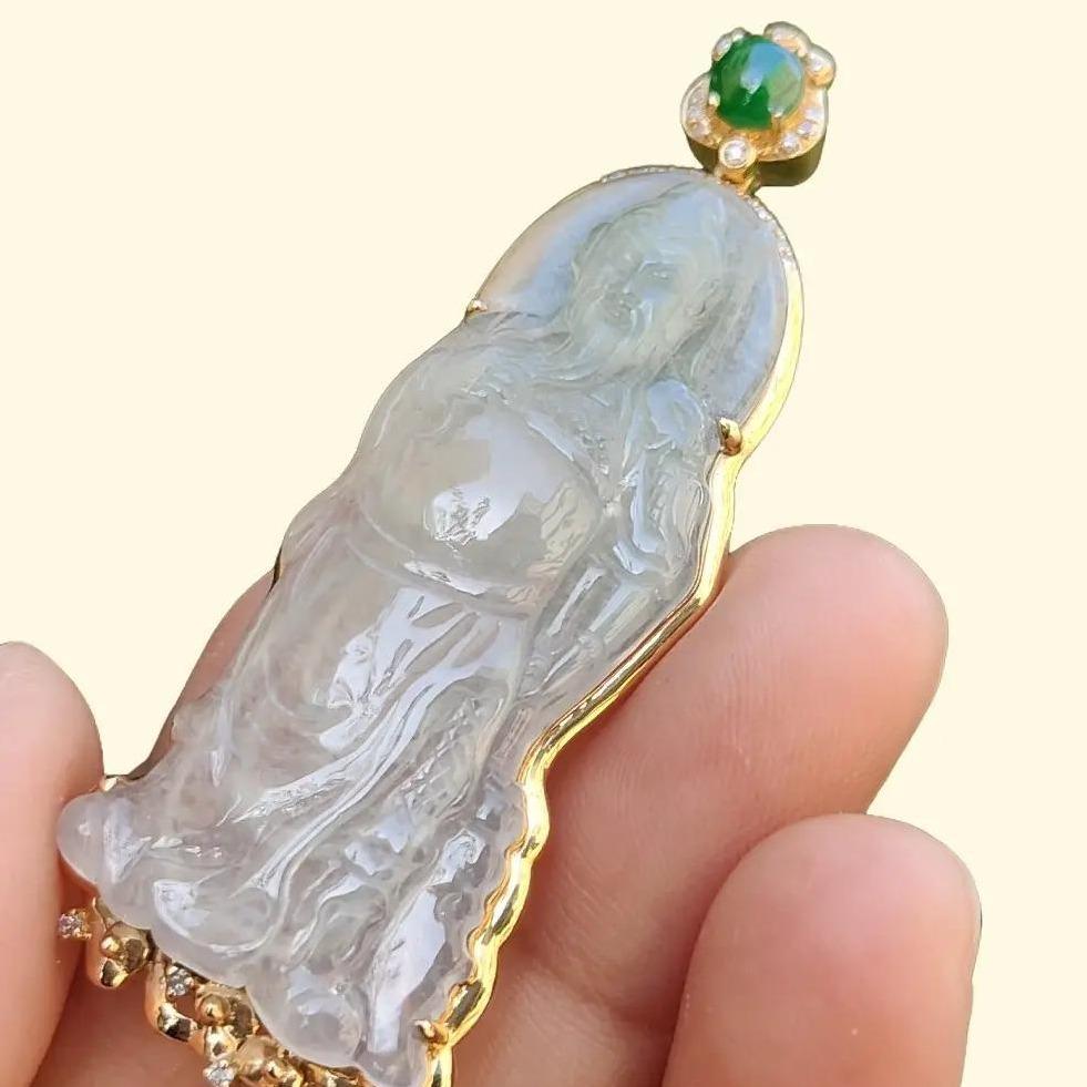 High Quality Light Green and Green Cabochon Icy Translucent Natural Type A Jadeite Jade crafted as Guan Gong set on 18k Gold as Pendant, certificate weighs 8.07 grams, measurement 57.2 * 22.7 * 5.8 mm (18kp46) Yi Pin Qian