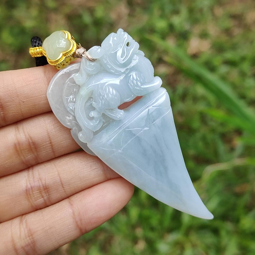 Bluish Light Lavender Natural Type A Jadeite Pendant crafted as Dragon Teeth with Pixiu and Ruyi, the symbols of Wealth and good luck, certificate weighs 27.63 grams, 67.3 * 33.2 * 7.8 mm, very suitable for daily wear (pendant58) Yi Pin Qian