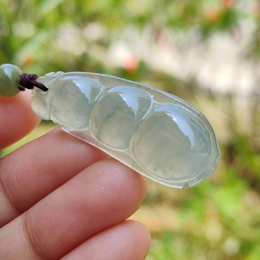 Premium Icy Translucent Green Hue Natural Type A Jadeite Jade crafted with French Beans as Pendant, symbols of Beauty, harmony, harvest and happiness, certificate weigh 7.44 grams, measurement 41.3 * 16.2 * 6.9 mm (pendant219) Yi Pin Qian