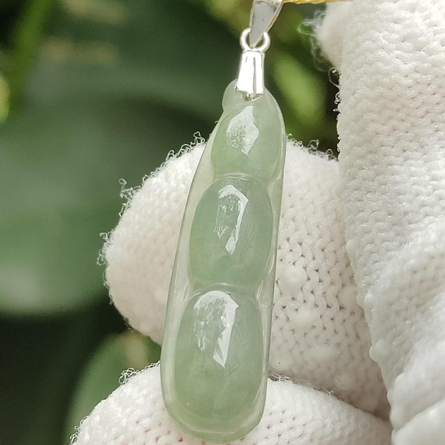Icy Translucent Jadeite Triple Prosperity Bean Pendant – 18K Clasp, Light Green Hue (Sku: 18kp126)