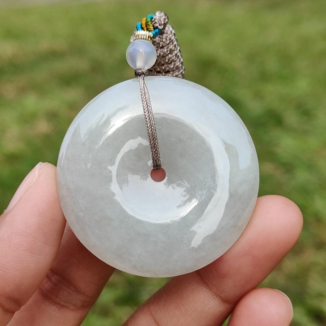 Limited Time Offer - Natural Type A Jadeite Jade Crafted as the shape of Donut as pendant with certificate weigh 24.58 grams, measurement 41.2 * 6.3 mm (pendant211) Yi Pin Qian