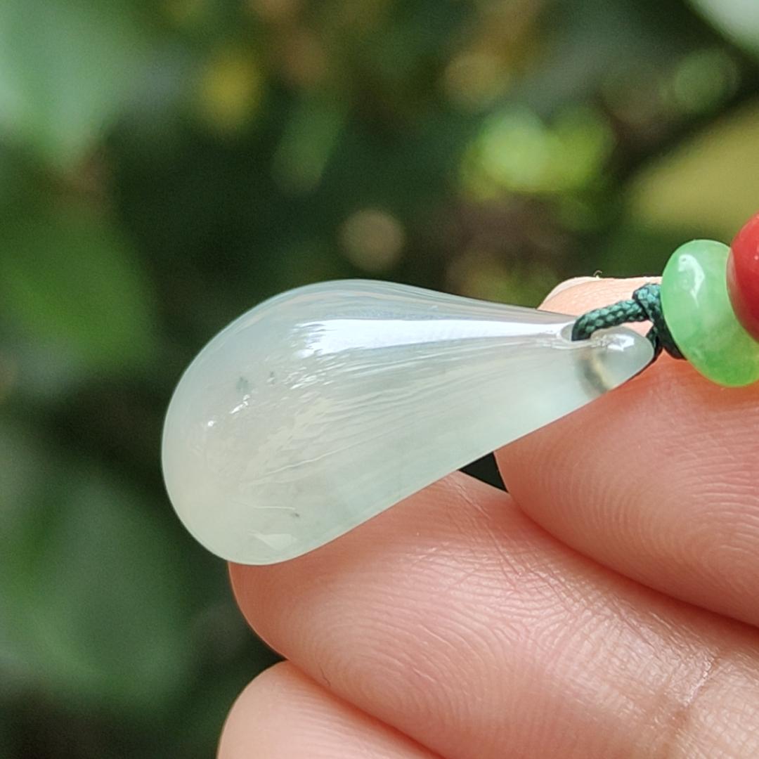 Drop Shape Crafting on Natural Type A Jadeite Jade as Pendant in Singapore with certificate weighs 5.93 grams, measurement 24.5 * 14.6 * 6.1 mm (pendant 334) Yi Pin Qian Jadeites Jade Jewelry ~Your Precious Quintessential ~ Singapore