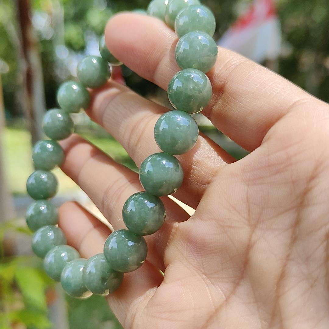 Green 21 Beads measurement 10mm Natural Type A Jadeite Jade Bracelet with QIC approved labs certificate weighs 38.45 grams (bracelet27) Yi Pin Qian