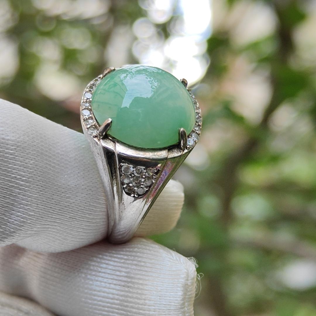 Apple Green Natural Jadeite Jade Cabochon 13.9 * 14.2 * 6.2 mm set on S925 as a Ring for Men with QIC labs approved certificate weigh 7.03 grams (s925ring5) Yi Pin Qian