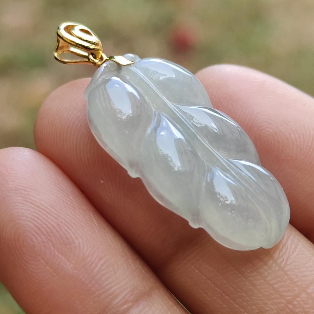 High Quality Icy Light Green Hue Natural Type A Jadeite Jade crafted as Leaf with 18k Gold Clasp, certificate weigh 3.85 grams, measurement 27.2 * 14.9 * 4.8 mm (18kp35) Yi Pin Qian