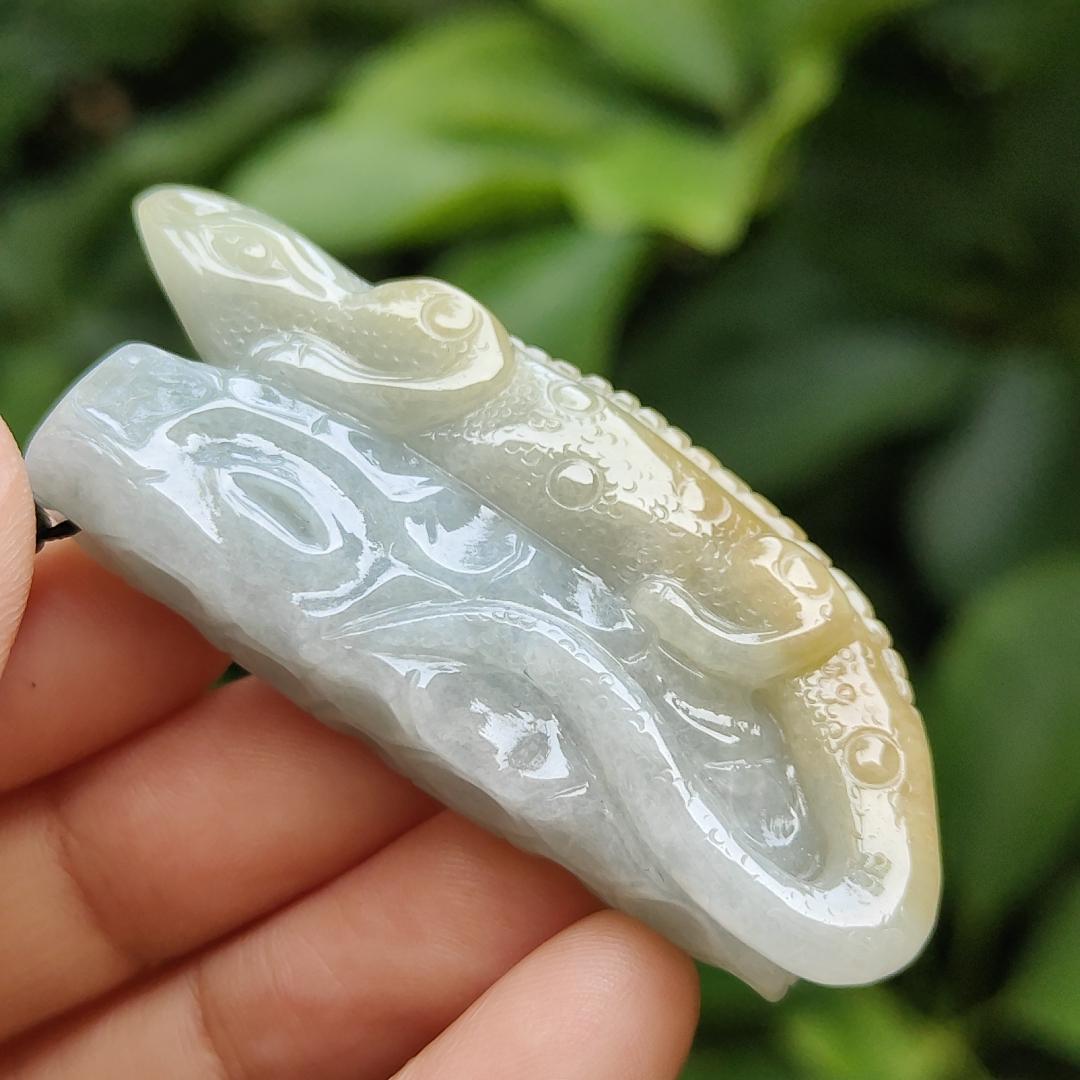 Crafted as Lizard Type A Natural Jadeite Jade with Yellow and Light Green for display or hand piece, certificate weighs 32.52 grams, measurement 58.1 * 24.5 * 13.2 mm (hand9) Yi Pin Qian Jadeites Jade Jewelry ~Your Precious Quintessential ~ Singapore