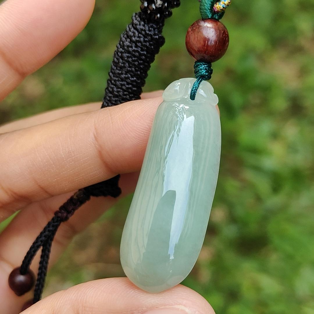 Light Green Natural Type A Jadeite Pendant Necklace crafted as Fuku Melon with certificate weigh 7.07 grams, 40.3 * 14.5 * 6.9 mm (pendant135) Yi Pin Qian