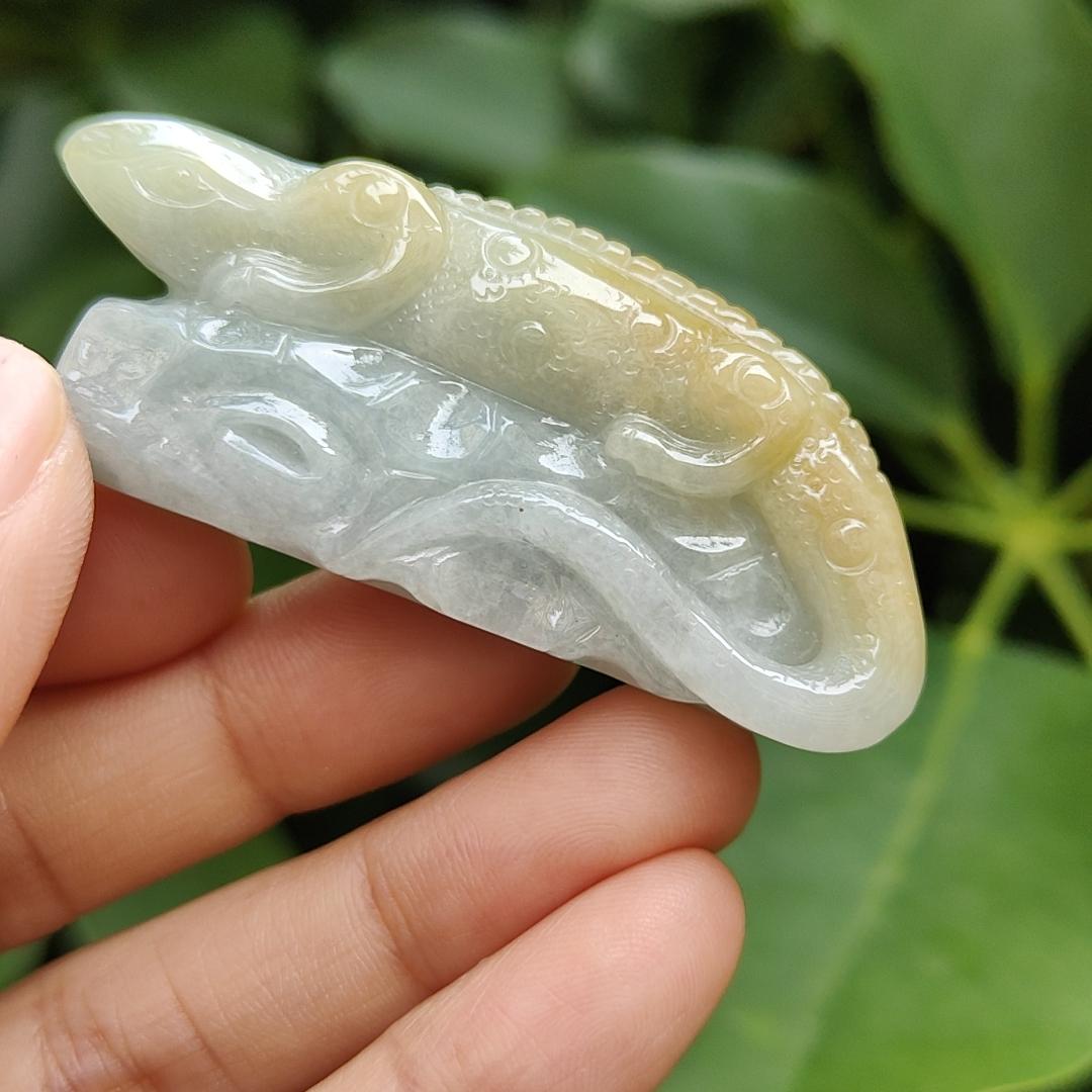 Crafted as Lizard Type A Natural Jadeite Jade with Yellow and Light Green for display or hand piece, certificate weighs 32.52 grams, measurement 58.1 * 24.5 * 13.2 mm (hand9) Yi Pin Qian Jadeites Jade Jewelry ~Your Precious Quintessential ~ Singapore
