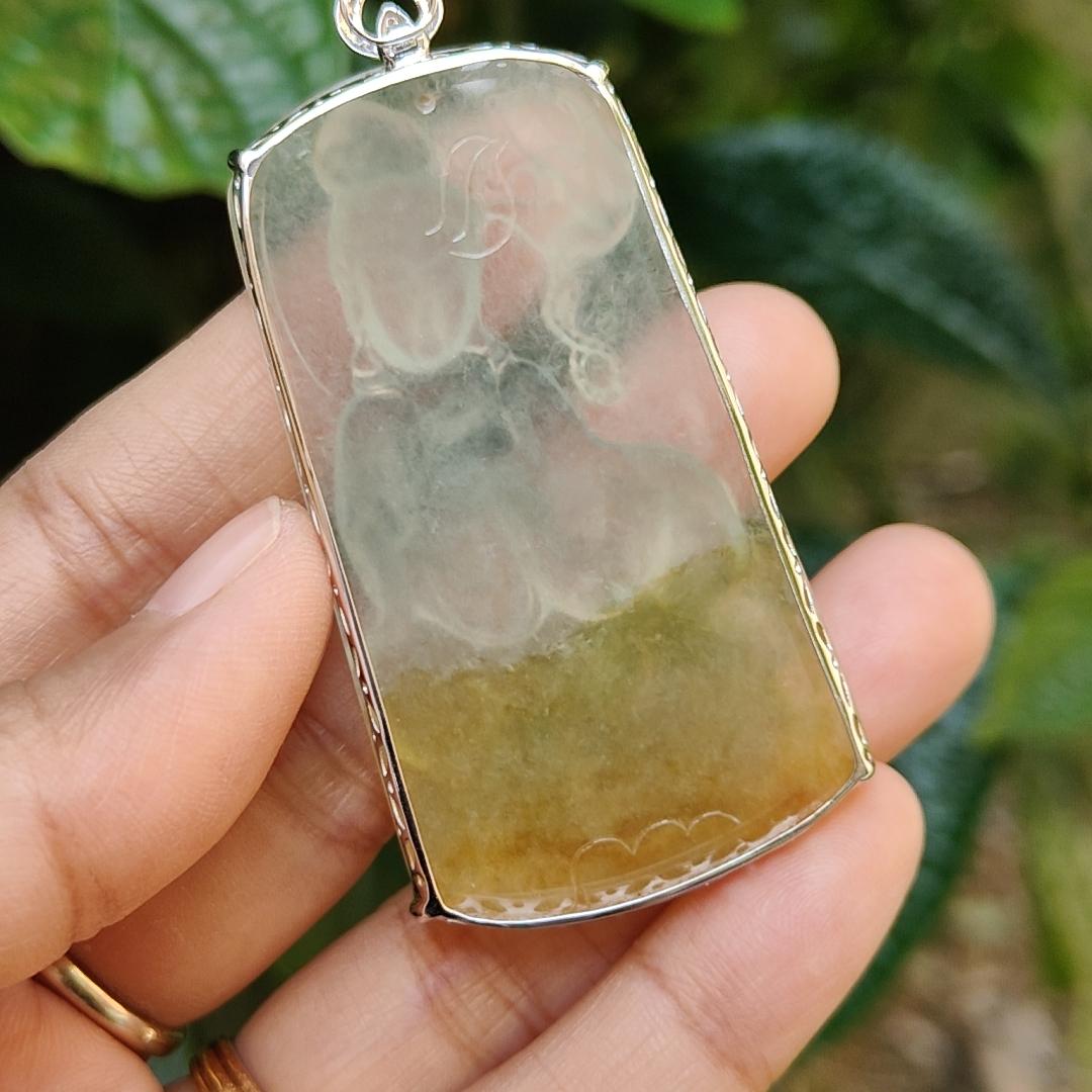 Icy Yellow Natural Type A Jadeite Jade crafted with Guanyin Seating on Lotus set with 18k gold and diamonds, certificate included weigh 18.11 grams, measurement 63.6 * 32 * 8.3 mm (18kp12) Yi Pin Qian