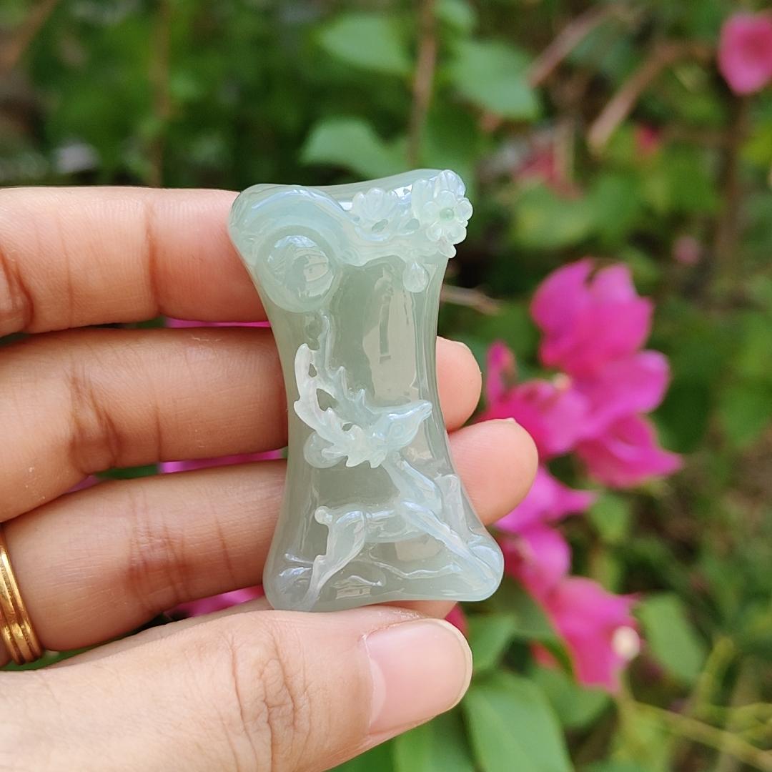 Highly Translucent faint green Old Mine with Specific Gravity 3.34, Carved as deer with very fine grain and good translucency Natural Type A Jadeite Pendant / Collection with NGI Gemstone report weight 140.16 grams, 47.50 * 26.75 * 13.29 mm (pendant131) Yi Pin Qian