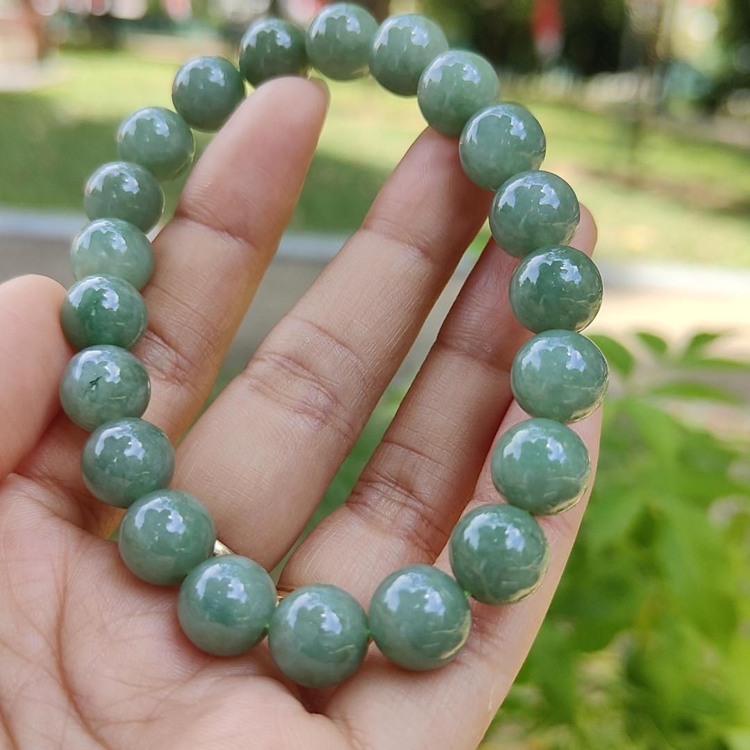 Green 21 Beads measurement 10mm Natural Type A Jadeite Jade Bracelet with QIC approved labs certificate weighs 38.45 grams (bracelet27) Yi Pin Qian